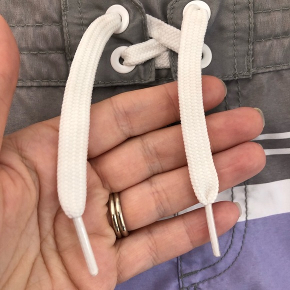 ๐Old Navy boys swim trunks - Picture 3 of 9